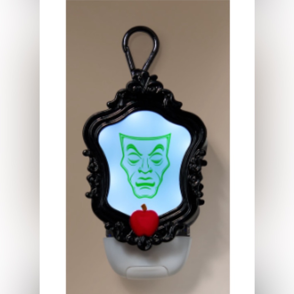 Evil Queen mirror light up pocket bac holder NEW